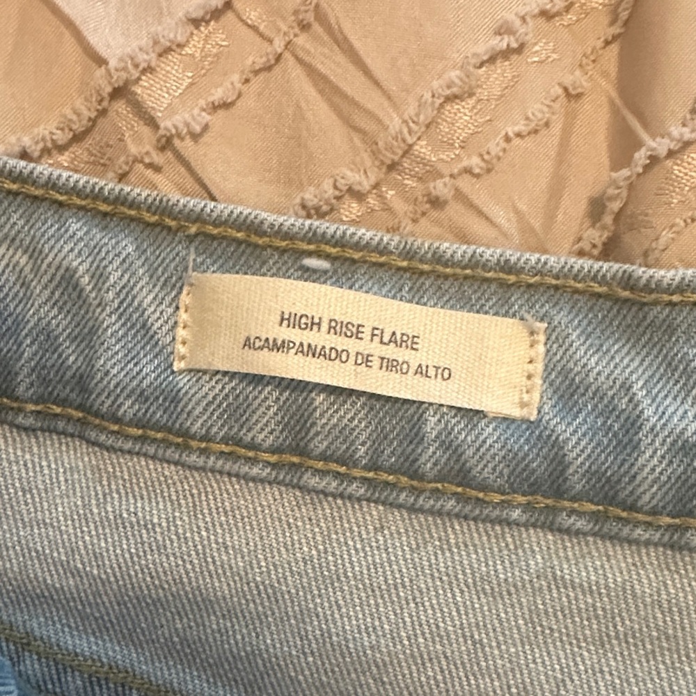 Universal Thread Women's High-Rise Wide-Leg Jeans - Light Blue Wash - Picture 5 of 6